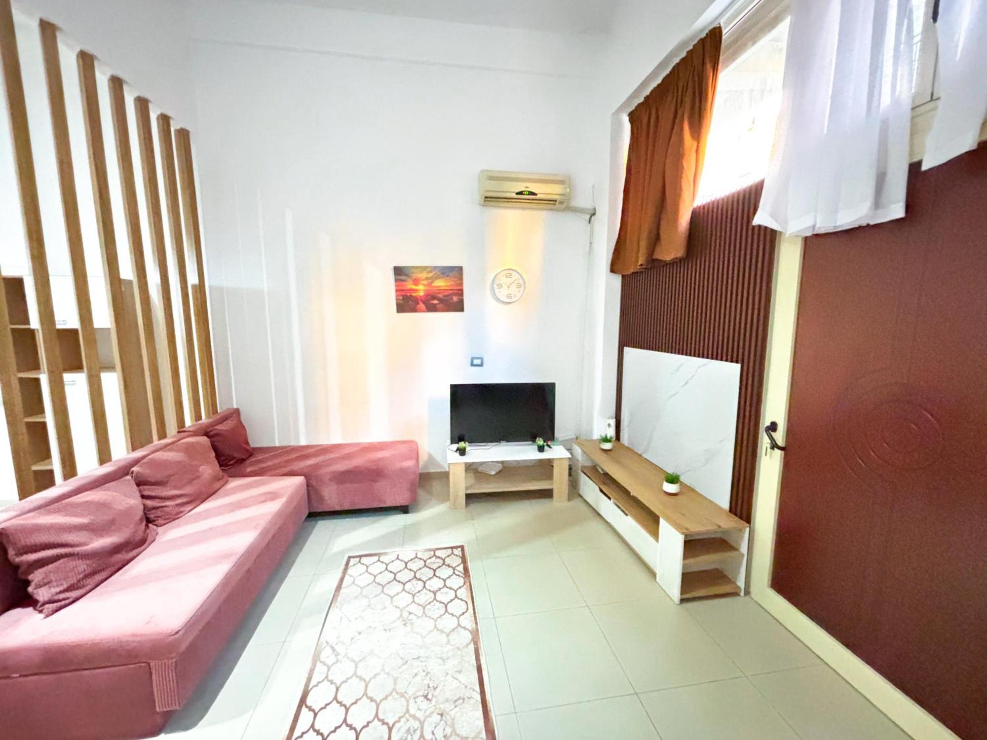 Budget Retreat Tirana & Studios 外观 照片