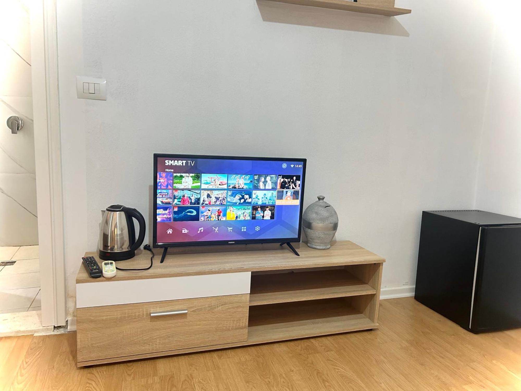 Budget Retreat Tirana & Studios 外观 照片